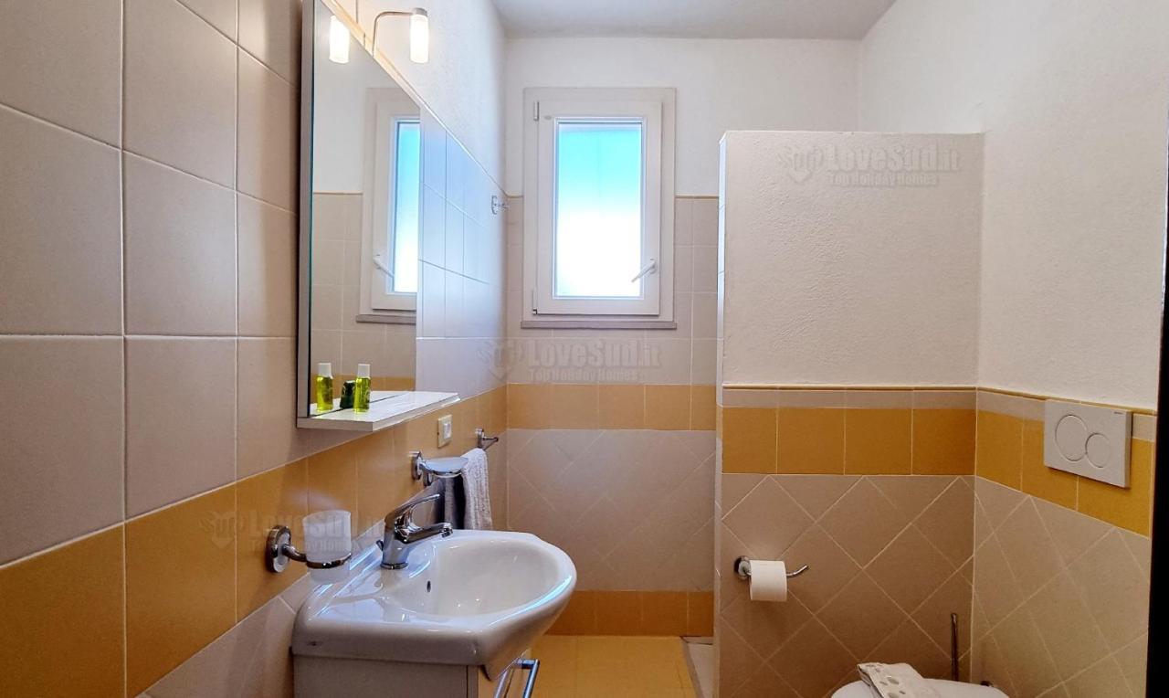 Casa Funnuvojere By Lovesud Corsano  Ngoại thất bức ảnh